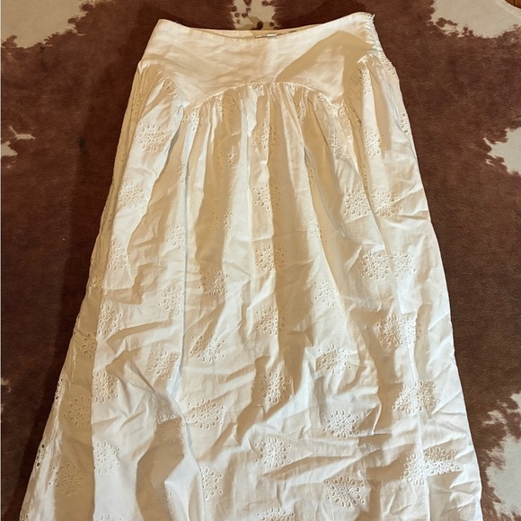 Forever That Girl White eyelet Anthropoligie skirt 
size medium - Picture 4 of 9